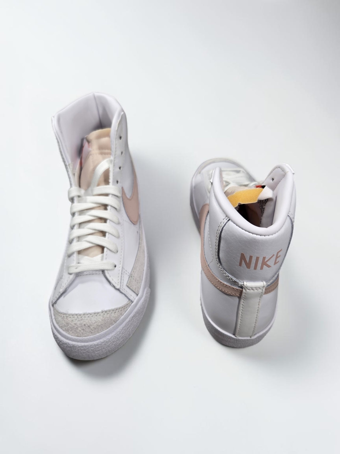 Nike W Blazer Mid '77 blanc/rose/beige - vue 4