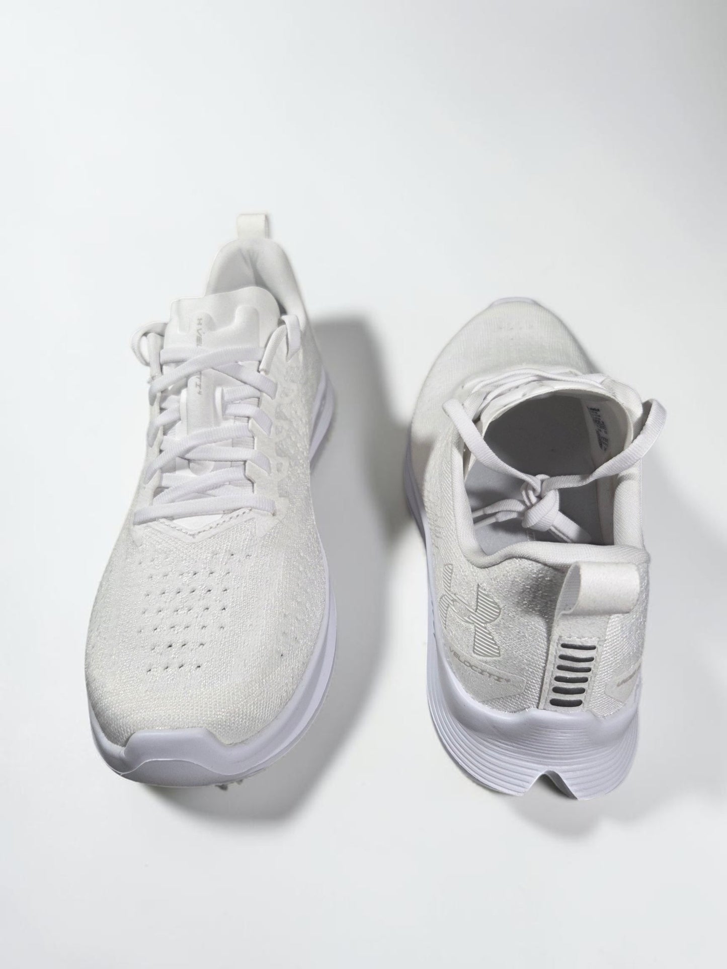 Under Armour Velociti 4 blanc détail logo