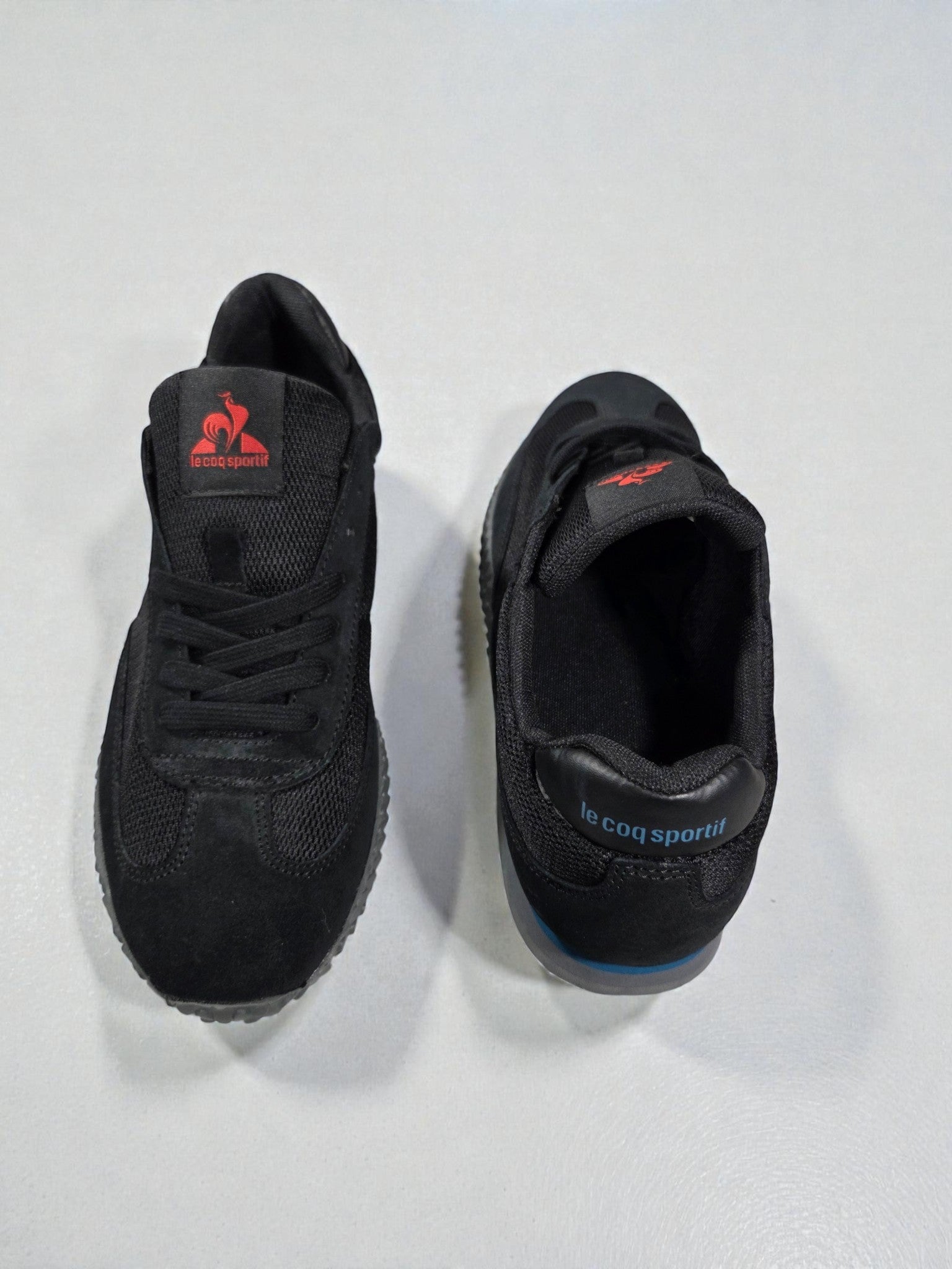 Le Coq Sportif Veloce tricolor dark noir détail logo