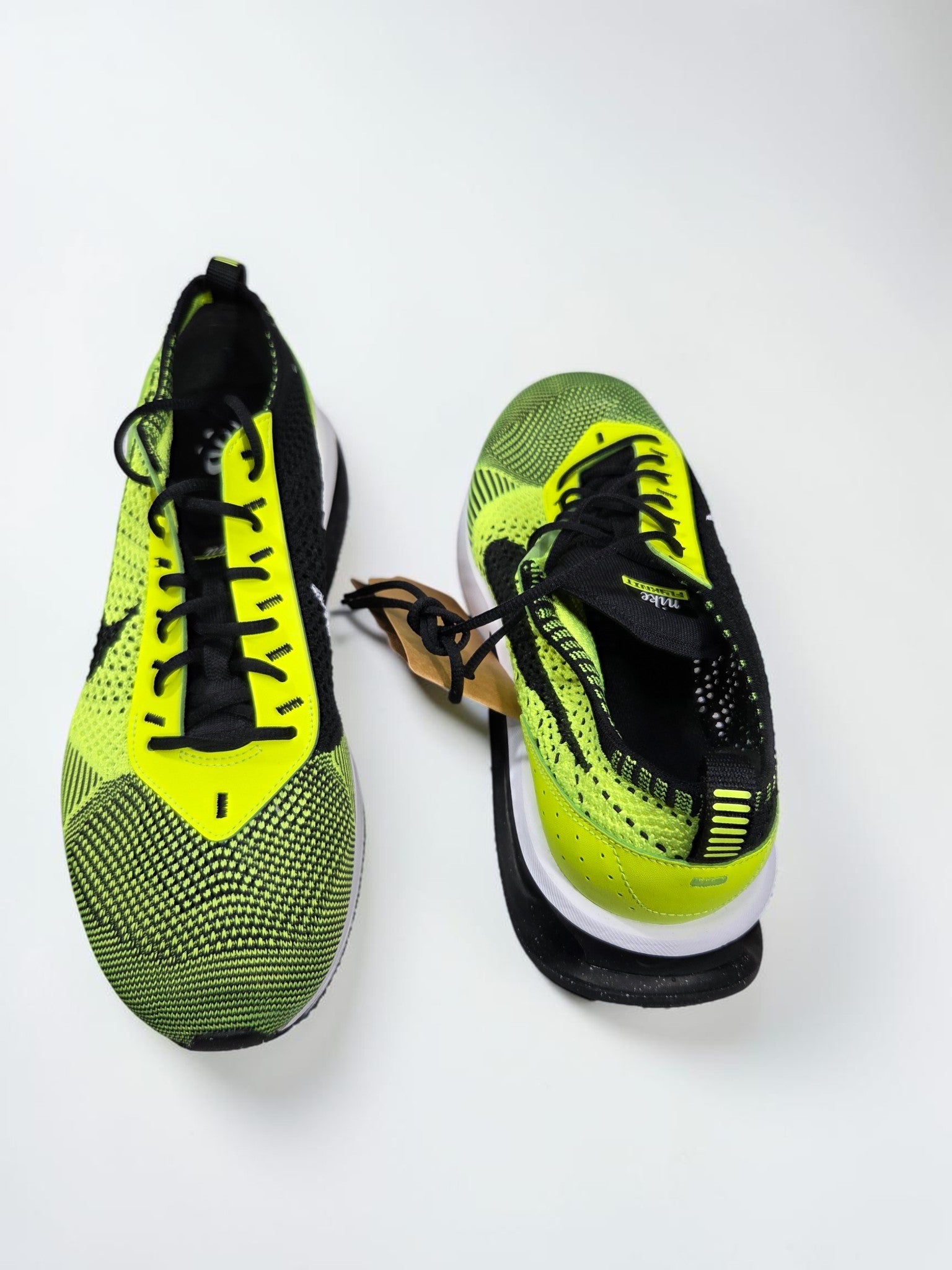 Nike Air Max Flyknit Racer jaune/noir - vue 4