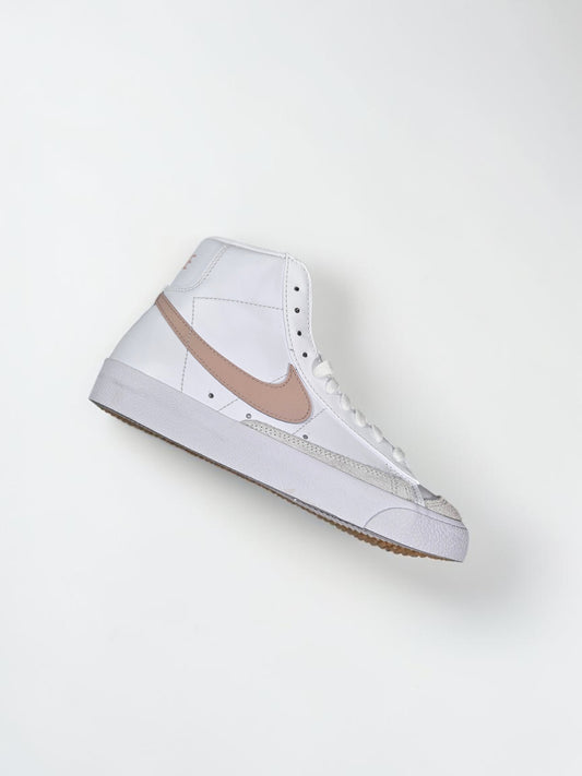 Nike W Blazer Mid '77 blanc/rose/beige - vue 1