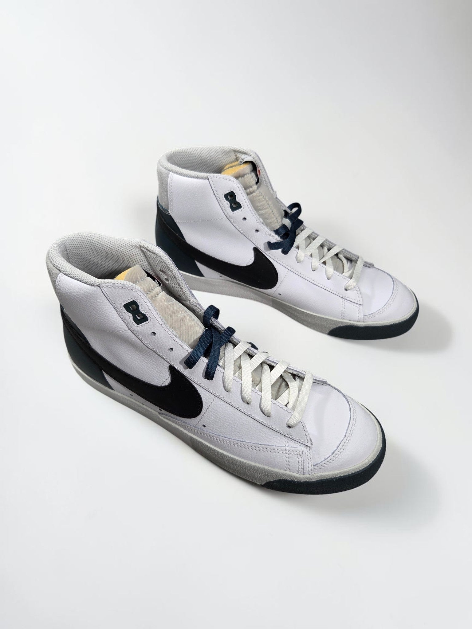 Nike Blazer Mid '77 Premium blanc vue de dessus