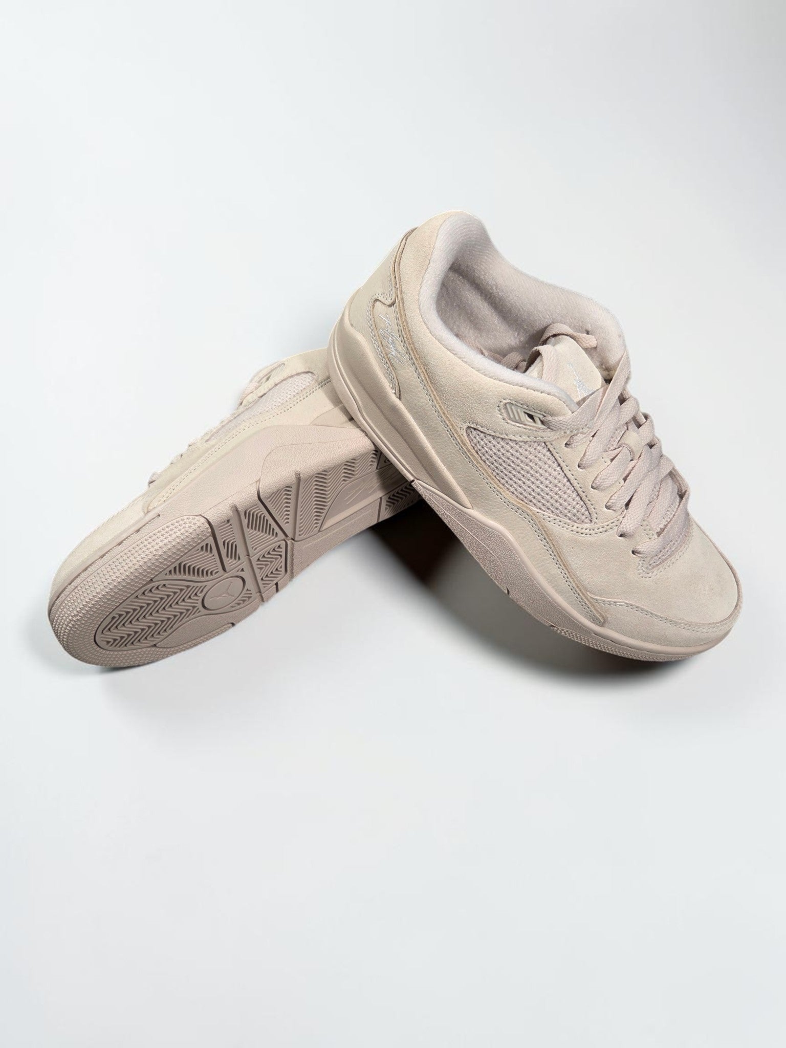Jordan Flight Court beige beige vue de profil