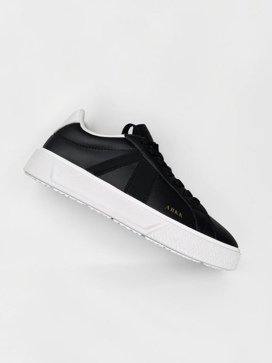 ARKK Copenhagen Essence black noir vue trois quarts