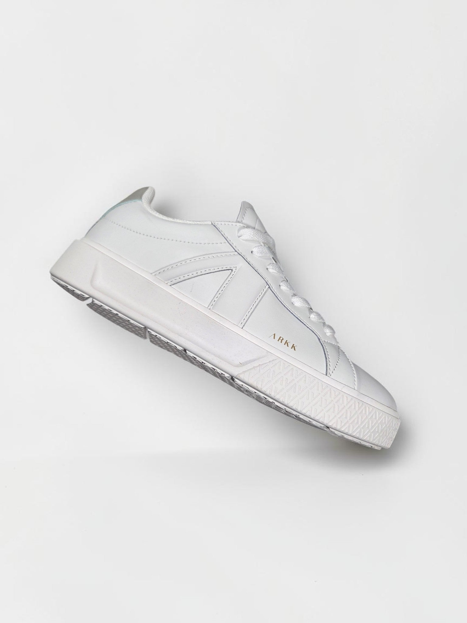 ARKK Copenhagen Essence white blanc vue trois quarts