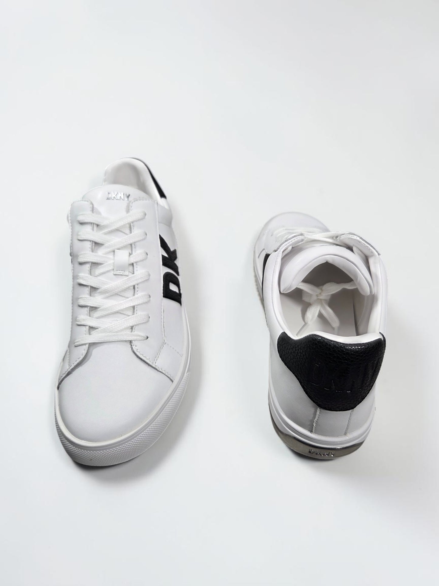 DKNY Abeni blanc détail logo