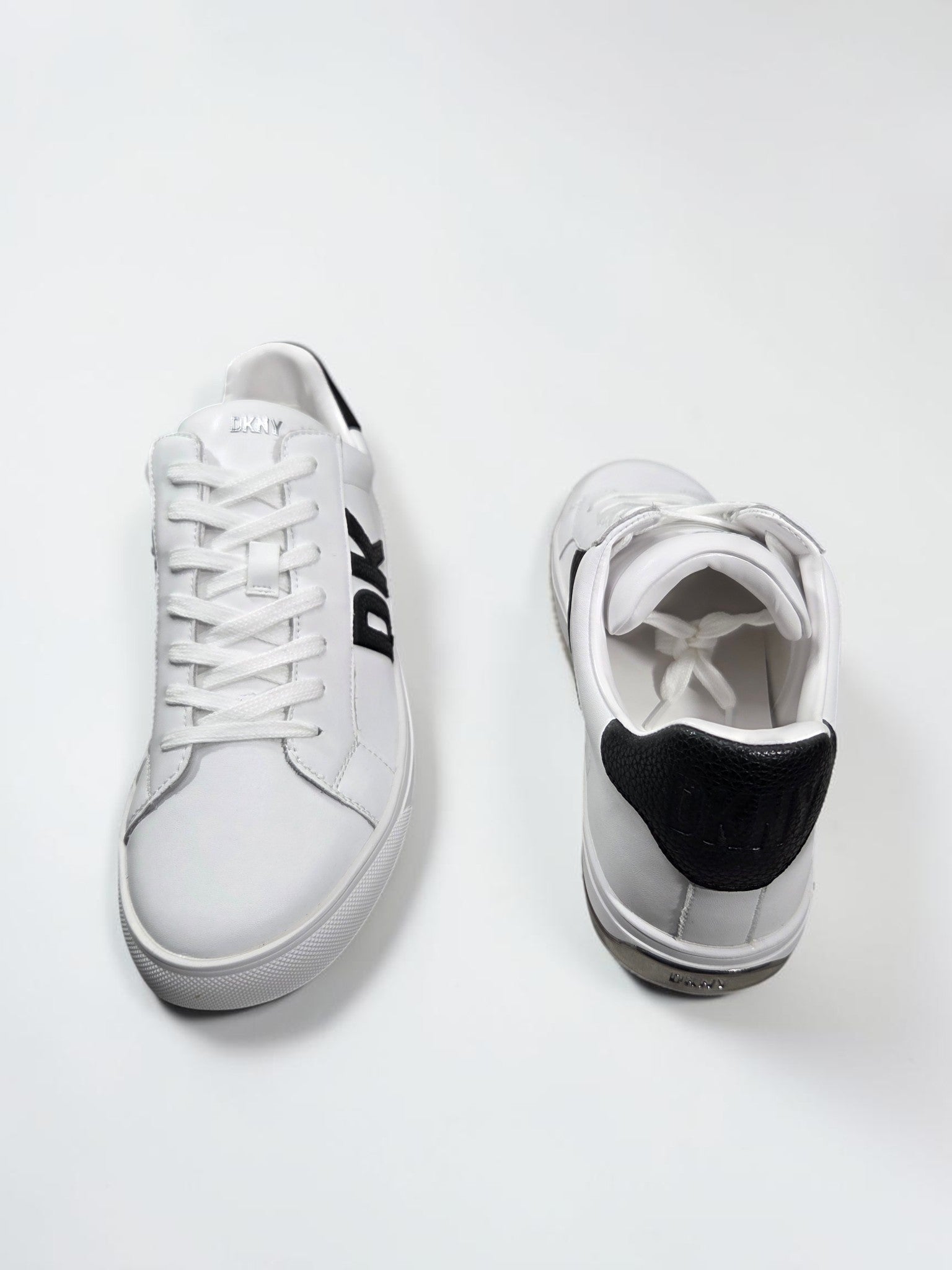 DKNY Abeni blanc détail logo