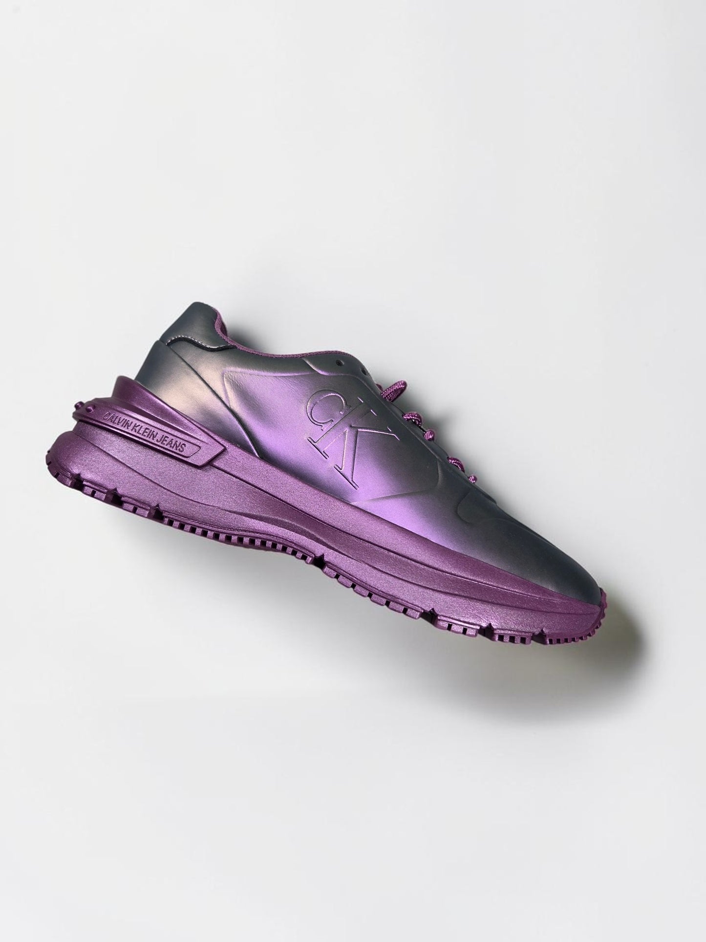 Calvin Klein Purple violet vue trois quarts