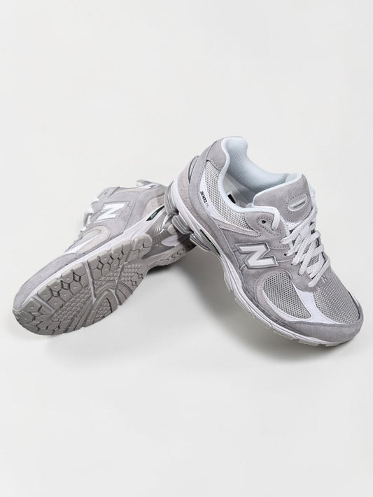 New Balance U2002 grise gris vue de profil