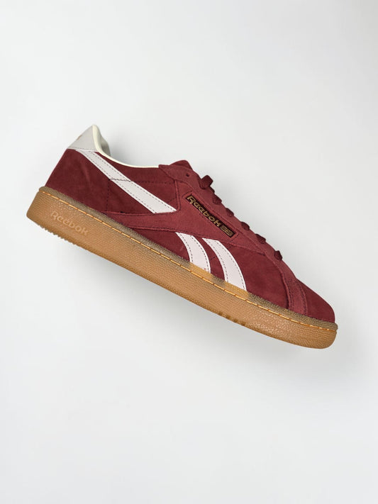 Reebok Club C Grounds rouge rouge vue trois quarts