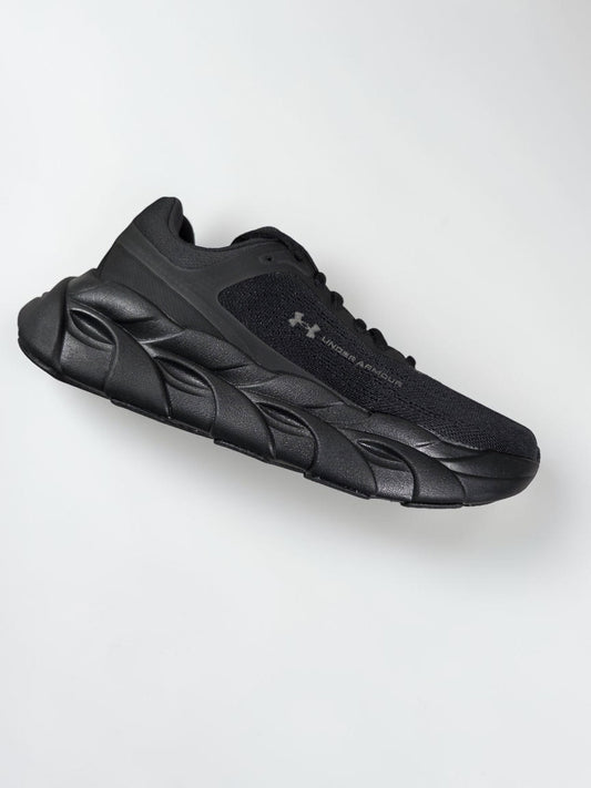 Under Armour Halo Runner noir vue trois quarts