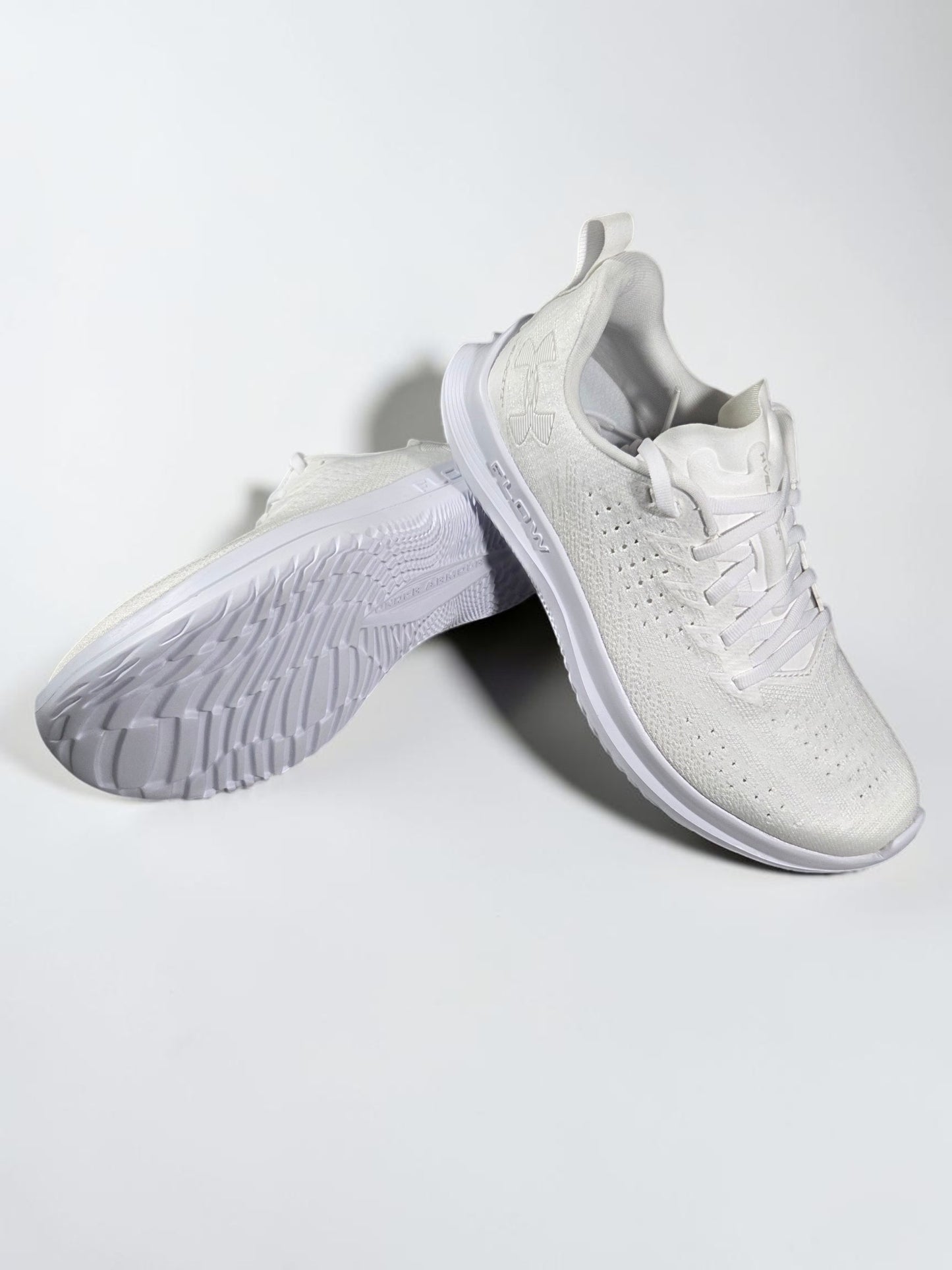 Under Armour Velociti 4 blanc vue de profil