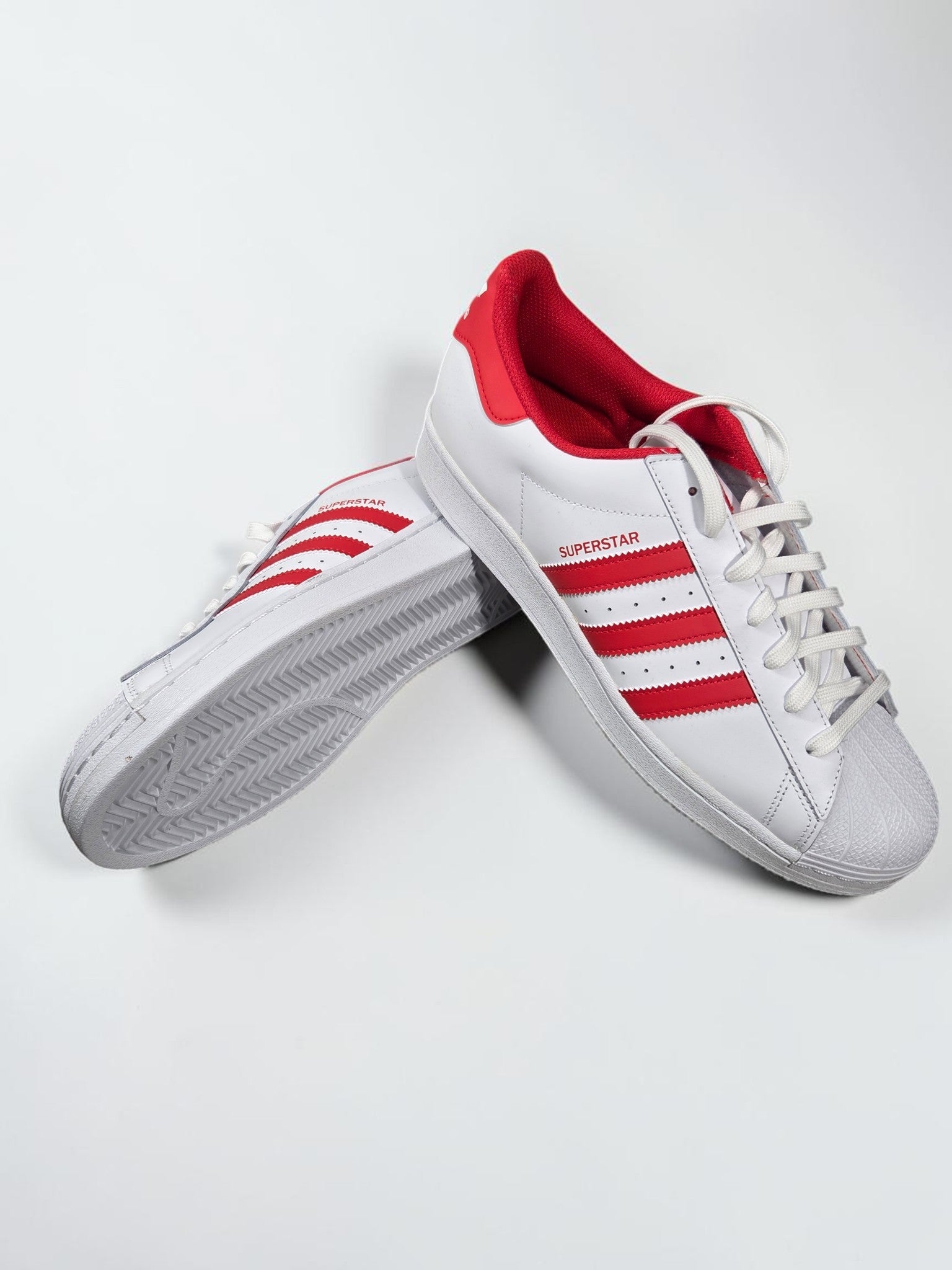 Adidas Superstar rouge et blanche blanc vue de profil