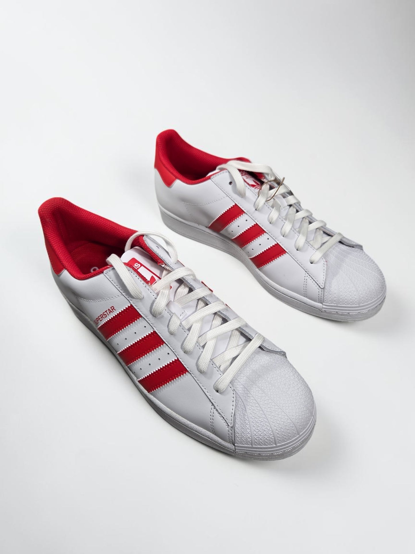 Adidas Superstar rouge et blanche blanc vue de dessus