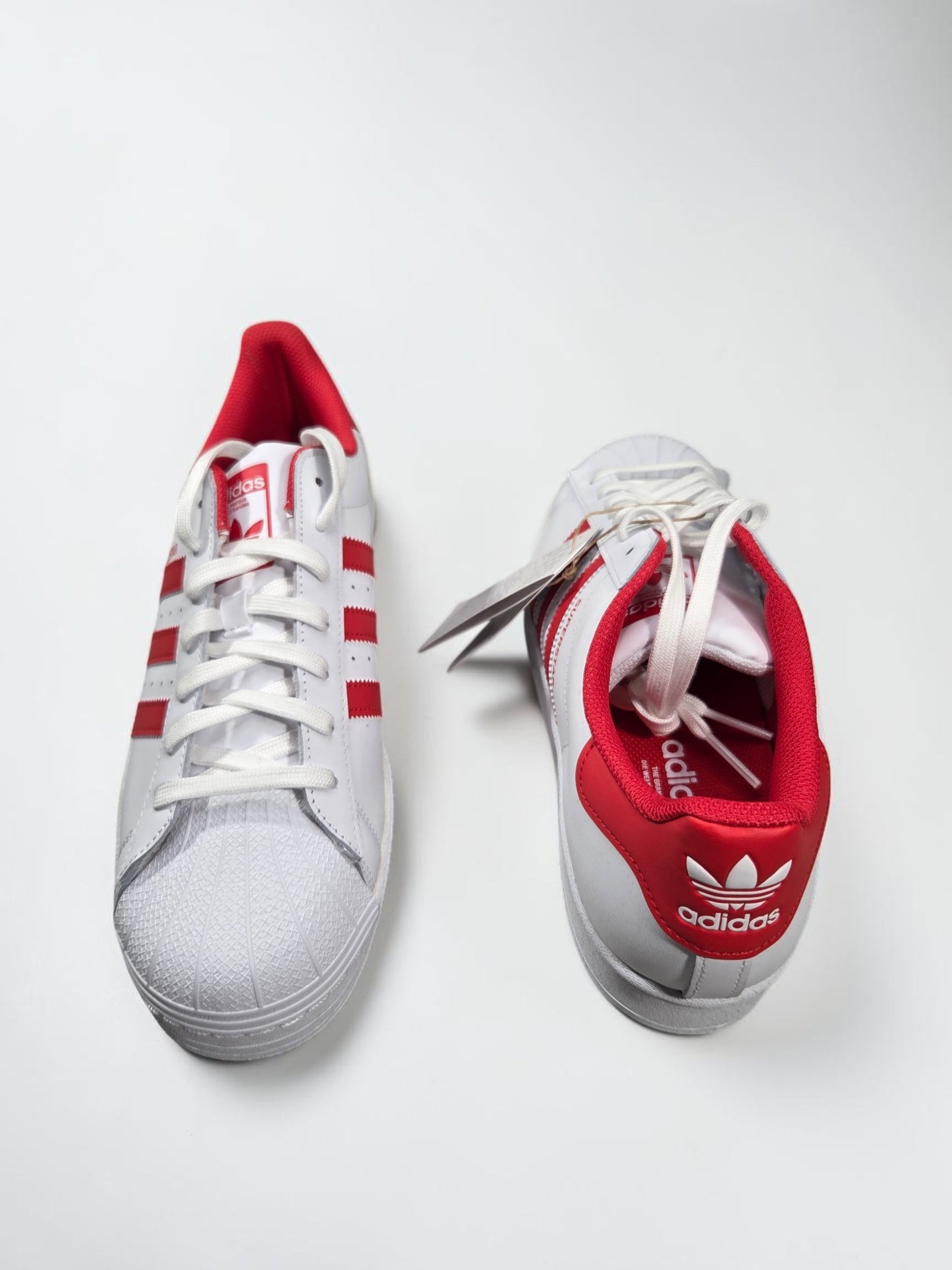 Adidas Superstar rouge et blanche blanc détail logo