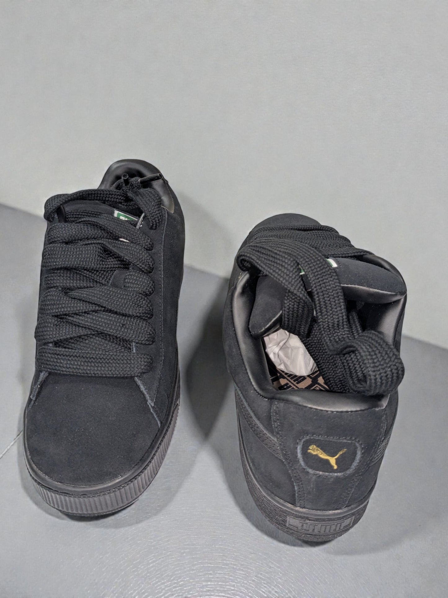 Puma Suede XL noir détail logo