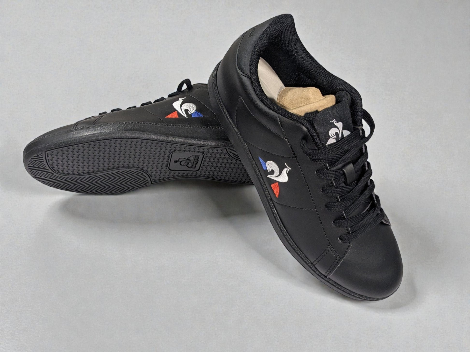 Le Coq Sportif Courtset noir vue de profil